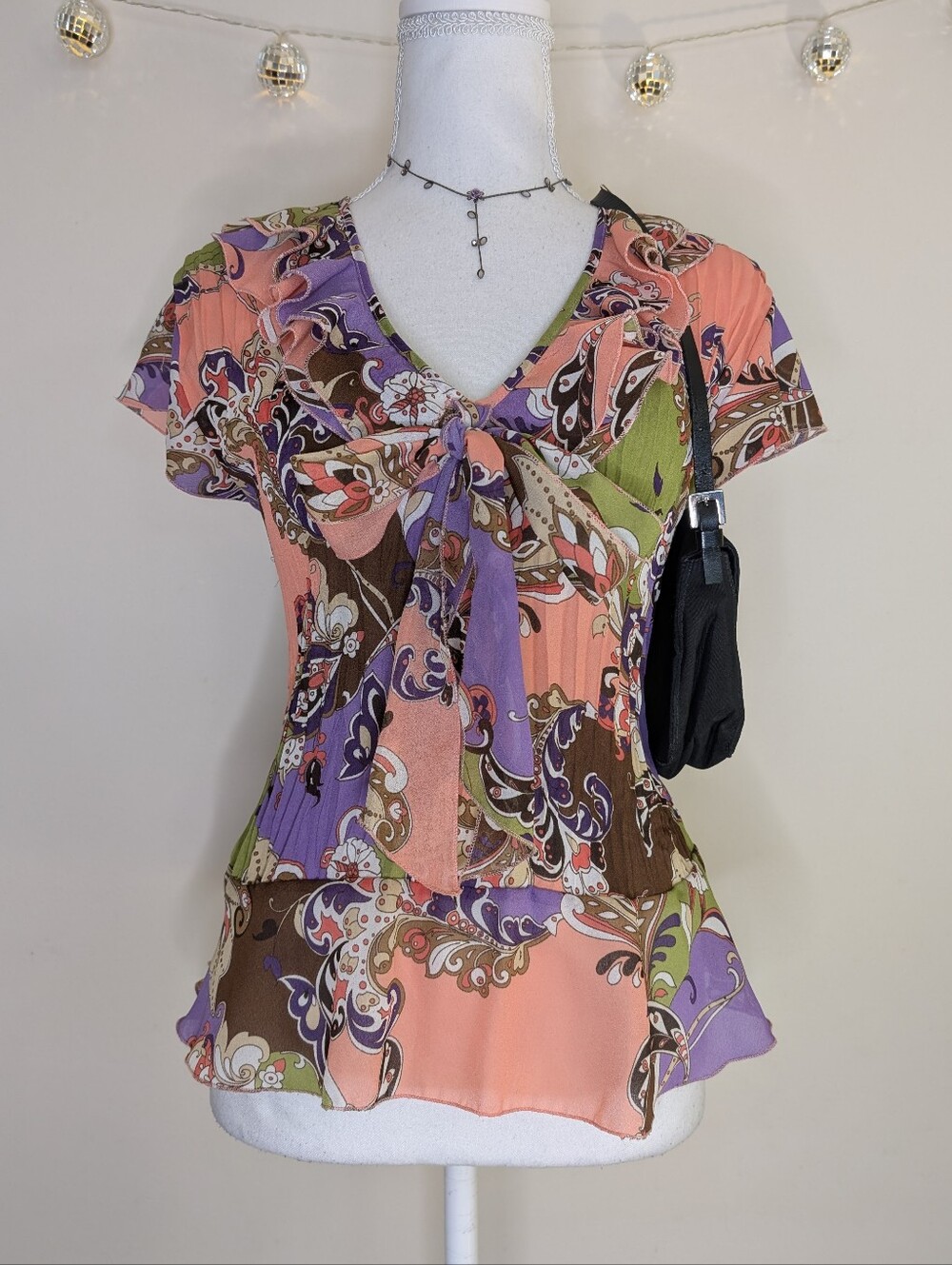VTG Peach & Purple Paisley Tie-Front V-Neck Blouse
